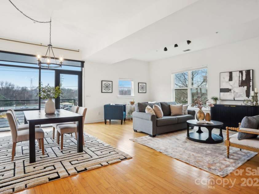 971 Westmere Avenue, Charlotte, NC 28208.  MLS# CAR4219427, YatesRealty ID 6587. Open Living/Dining