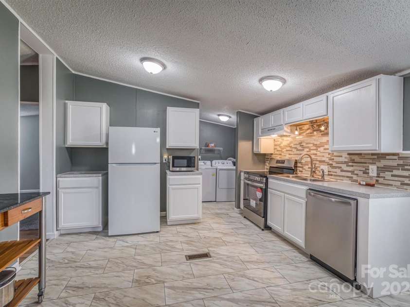 707 Cool Spring Road, Statesville, NC 28625.  MLS# CAR4142218, YatesRealty ID 6588. 