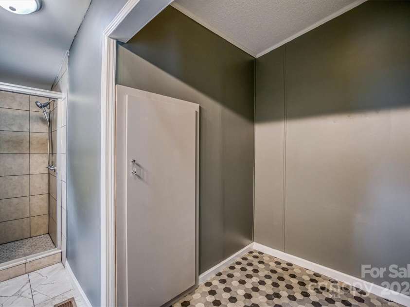 707 Cool Spring Road, Statesville, NC 28625.  MLS# CAR4142218, YatesRealty ID 6588. 