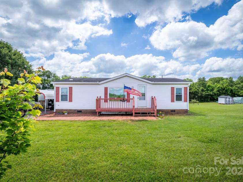 707 Cool Spring Road, Statesville, NC 28625.  MLS# CAR4142218, YatesRealty ID 6588. 