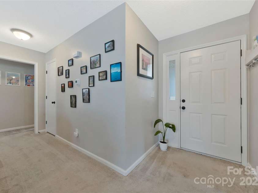 8701 Gainsford Court, Charlotte, NC 28210.  MLS# CAR4225372, YatesRealty ID 6589. 