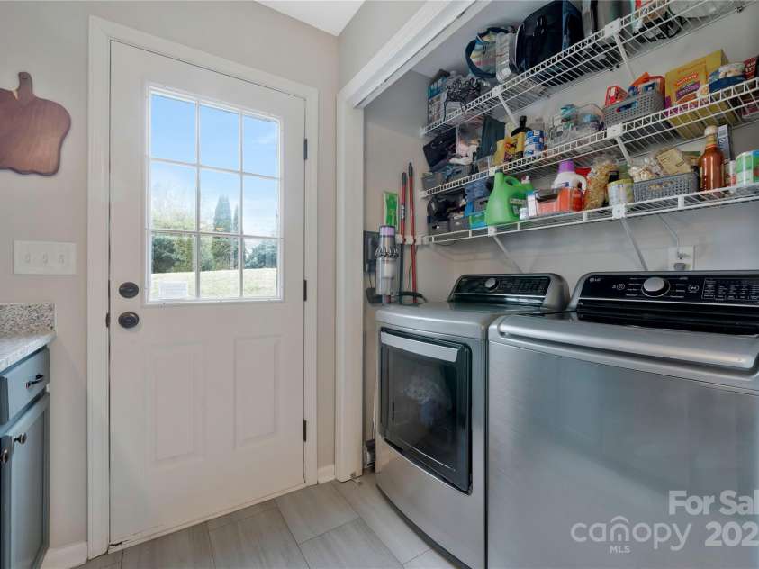 8701 Gainsford Court, Charlotte, NC 28210.  MLS# CAR4225372, YatesRealty ID 6589. 