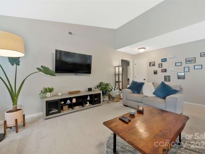 8701 Gainsford Court, Charlotte, NC 28210.  MLS# CAR4225372, YatesRealty ID 6589. 