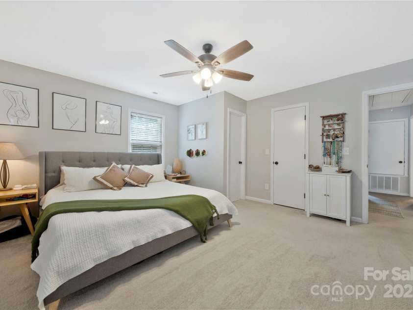 8701 Gainsford Court, Charlotte, NC 28210.  MLS# CAR4225372, YatesRealty ID 6589. 