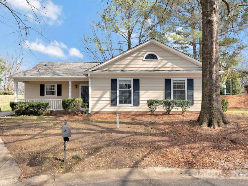 8701 Gainsford Court, Charlotte, NC 28210.  MLS# CAR4225372, YatesRealty ID 6589. 