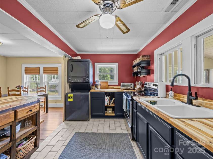 1305 Halltown Road, Spruce Pine, NC 28777.  MLS# CAR4288419, YatesRealty ID 659. 