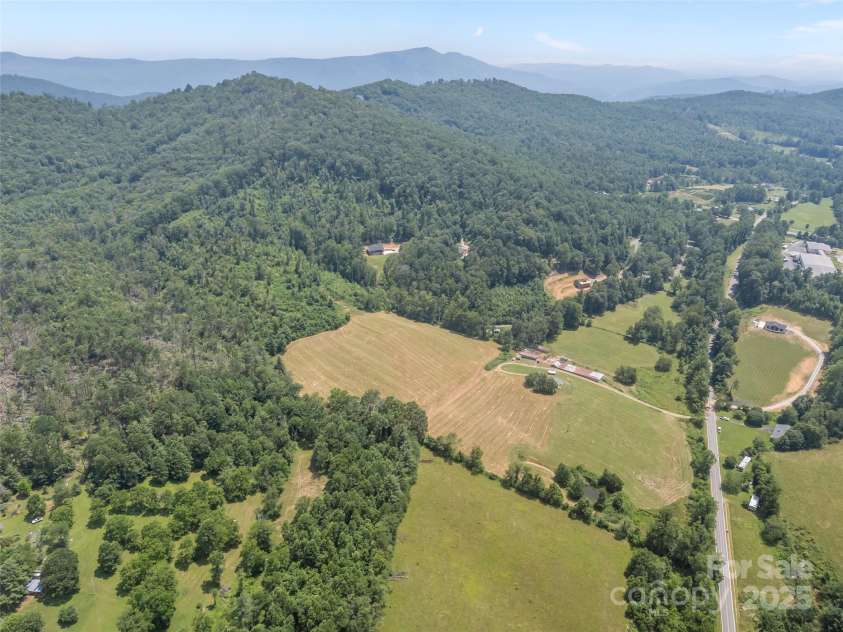 1305 Halltown Road, Spruce Pine, NC 28777.  MLS# CAR4288419, YatesRealty ID 659. Unrestricted 47+ acres in Mitchell County, NC.