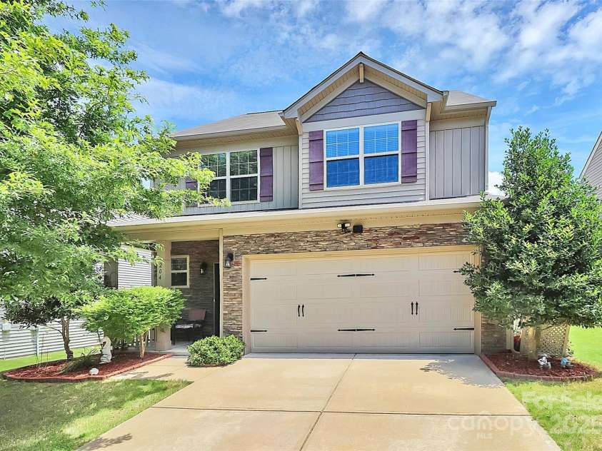 204 Kingston Drive, Mount Holly, NC 28120.  MLS# CAR4280929, YatesRealty ID 659. 