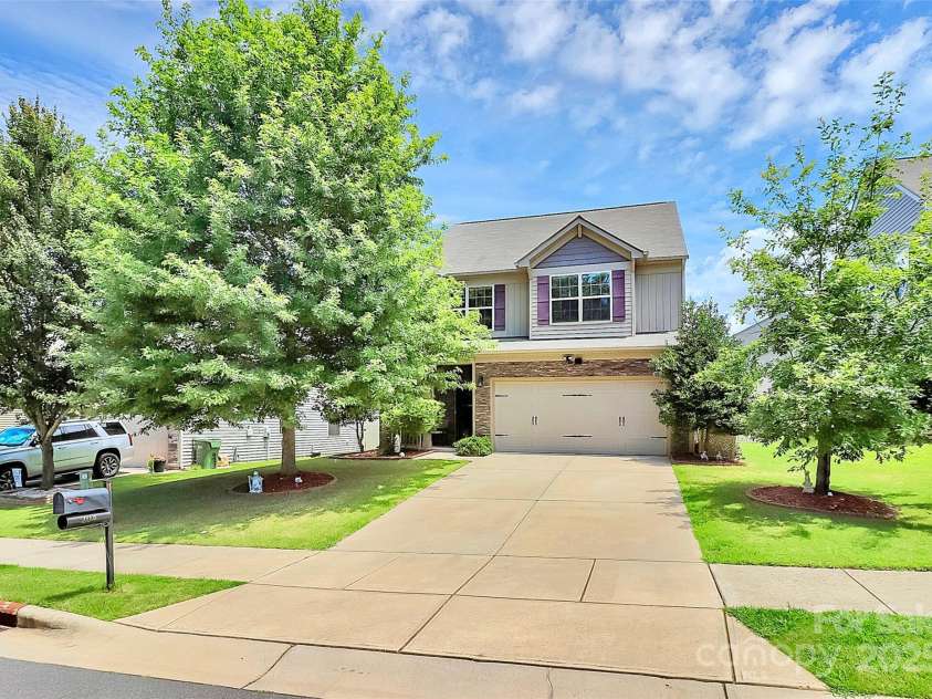 204 Kingston Drive, Mount Holly, NC 28120.  MLS# CAR4280929, YatesRealty ID 659. 