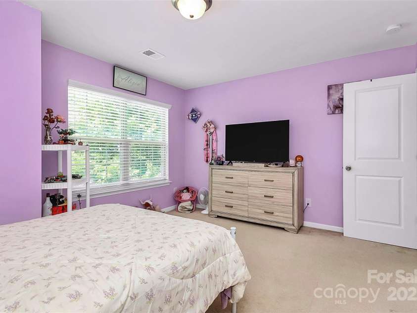 204 Kingston Drive, Mount Holly, NC 28120.  MLS# CAR4280929, YatesRealty ID 659. 