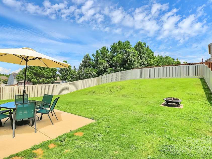 204 Kingston Drive, Mount Holly, NC 28120.  MLS# CAR4280929, YatesRealty ID 659. 