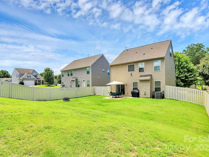 204 Kingston Drive, Mount Holly, NC 28120.  MLS# CAR4280929, YatesRealty ID 659. 