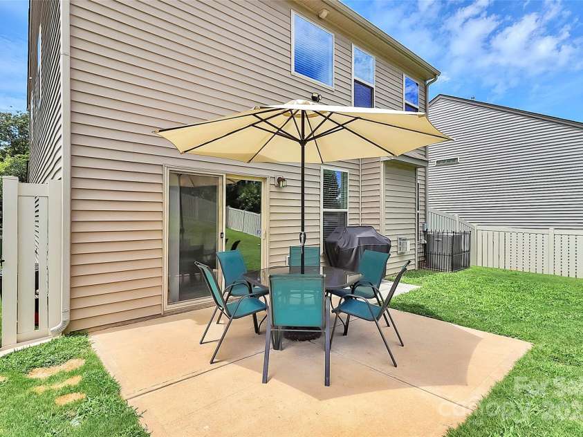 204 Kingston Drive, Mount Holly, NC 28120.  MLS# CAR4280929, YatesRealty ID 659. 