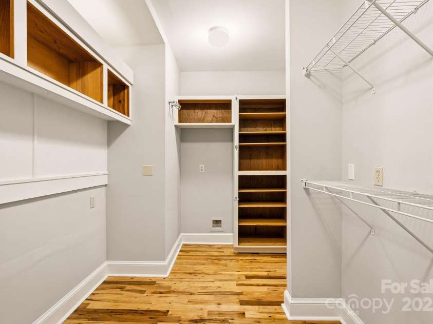 60 Haywood Street, Asheville, NC 28801.  MLS# CAR4317577, YatesRealty ID 659. Extra-Large Walk-in Closet 