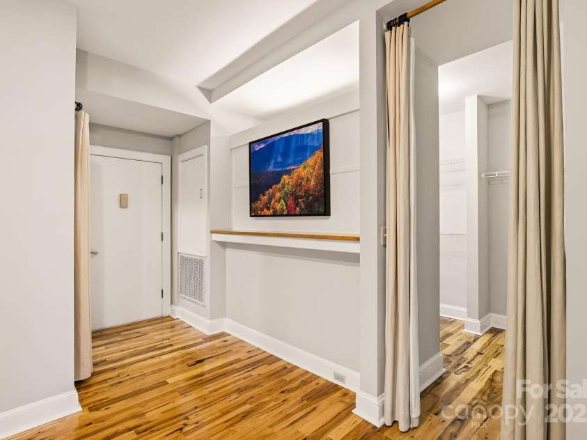 60 Haywood Street, Asheville, NC 28801.  MLS# CAR4317577, YatesRealty ID 659. Loads of Storage Space Throughout Unit