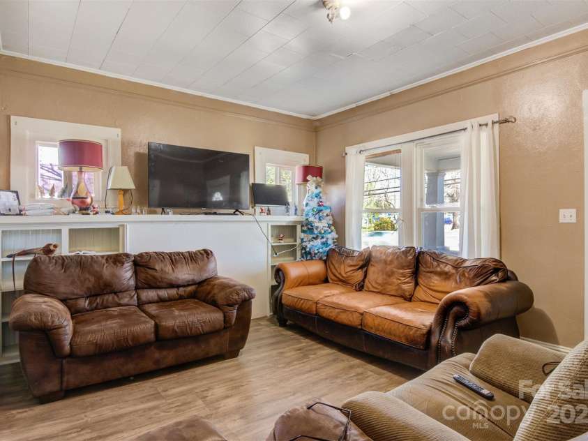21 D Street, Newton, NC 28658.  MLS# CAR4244629, YatesRealty ID 6591. 