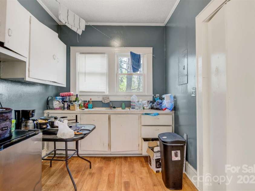 21 D Street, Newton, NC 28658.  MLS# CAR4244629, YatesRealty ID 6591. 