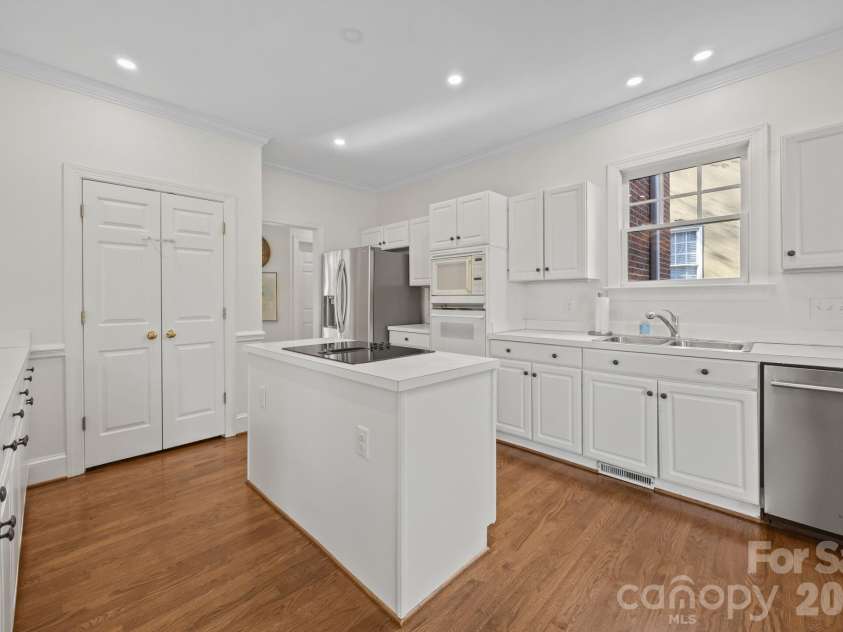7100 Prescott Pond Lane, Charlotte, NC 28270.  MLS# CAR4354909, YatesRealty ID 6592. 