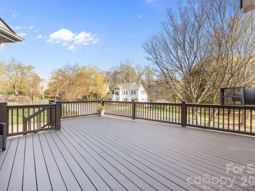 7100 Prescott Pond Lane, Charlotte, NC 28270.  MLS# CAR4354909, YatesRealty ID 6592. 