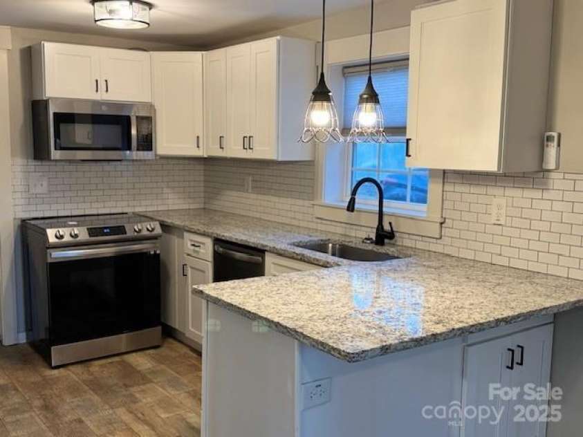 805 Marve Street, Gastonia, NC 28052.  MLS# CAR4330650, YatesRealty ID 6595. 