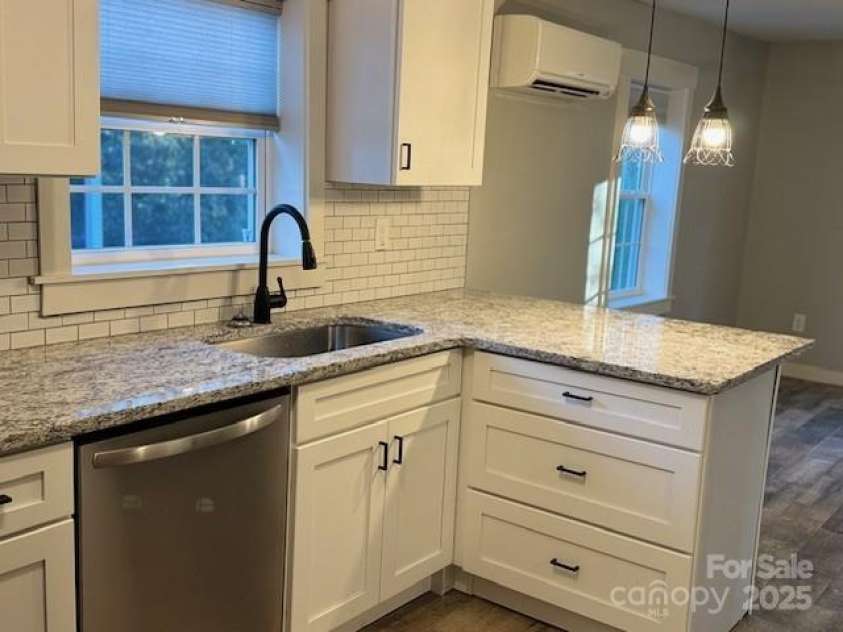 805 Marve Street, Gastonia, NC 28052.  MLS# CAR4330650, YatesRealty ID 6595. 