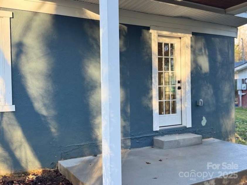 805 Marve Street, Gastonia, NC 28052.  MLS# CAR4330650, YatesRealty ID 6595. 