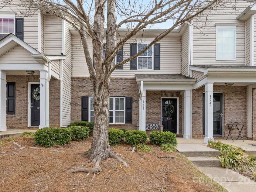 3028 Summerfield Ridge Lane, Matthews, NC 28105.  MLS# CAR4219617, YatesRealty ID 6596. 
