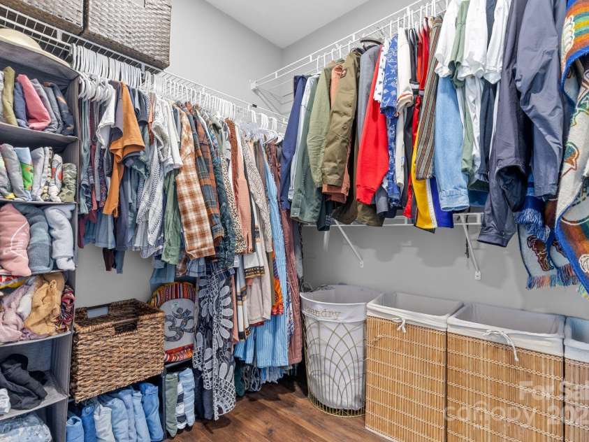 3028 Summerfield Ridge Lane, Matthews, NC 28105.  MLS# CAR4219617, YatesRealty ID 6596. Walk-in closet in primary