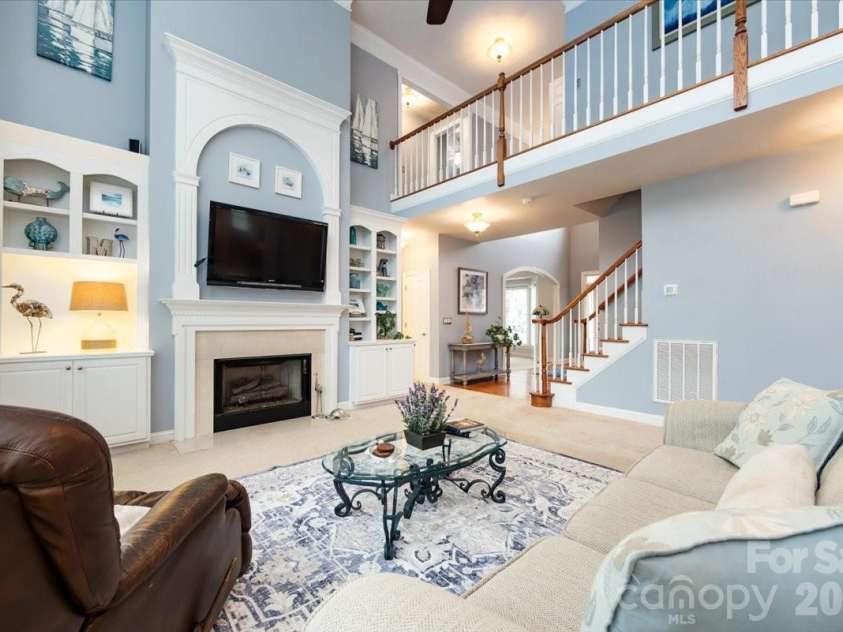 5803 Silver Creek Drive, Waxhaw, NC 28173.  MLS# CAR4350110, YatesRealty ID 6596. 
