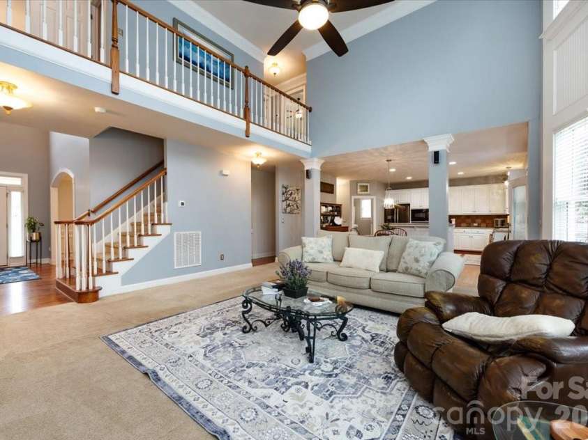 5803 Silver Creek Drive, Waxhaw, NC 28173.  MLS# CAR4350110, YatesRealty ID 6596. 