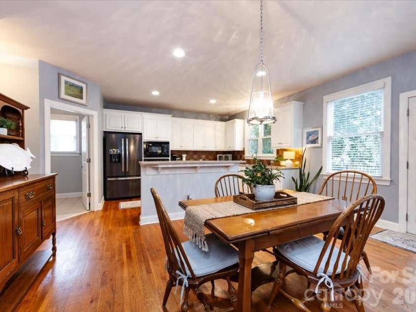 5803 Silver Creek Drive, Waxhaw, NC 28173.  MLS# CAR4350110, YatesRealty ID 6596. 