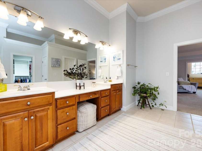 5803 Silver Creek Drive, Waxhaw, NC 28173.  MLS# CAR4350110, YatesRealty ID 6596. 