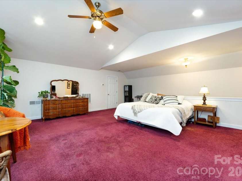 5803 Silver Creek Drive, Waxhaw, NC 28173.  MLS# CAR4350110, YatesRealty ID 6596. 