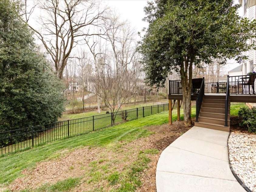 5803 Silver Creek Drive, Waxhaw, NC 28173.  MLS# CAR4350110, YatesRealty ID 6596. 