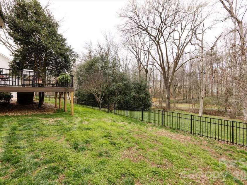 5803 Silver Creek Drive, Waxhaw, NC 28173.  MLS# CAR4350110, YatesRealty ID 6596. 