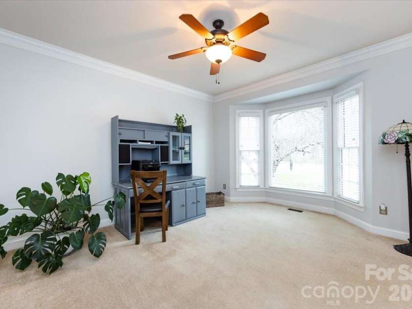 5803 Silver Creek Drive, Waxhaw, NC 28173.  MLS# CAR4350110, YatesRealty ID 6596. Flex Space