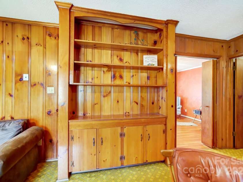 222 Weldon Circle, Mount Holly, NC 28120.  MLS# CAR4225171, YatesRealty ID 6597. 