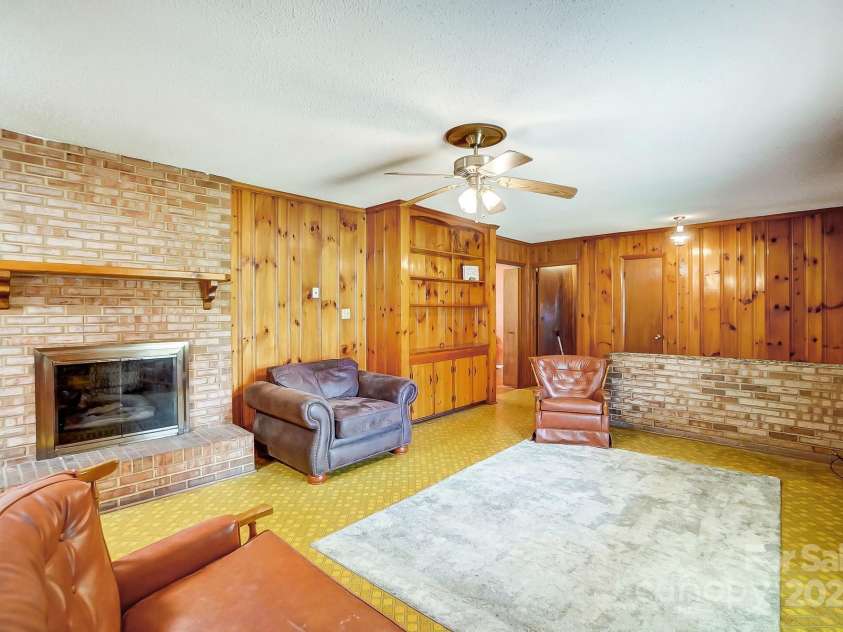 222 Weldon Circle, Mount Holly, NC 28120.  MLS# CAR4225171, YatesRealty ID 6597. 