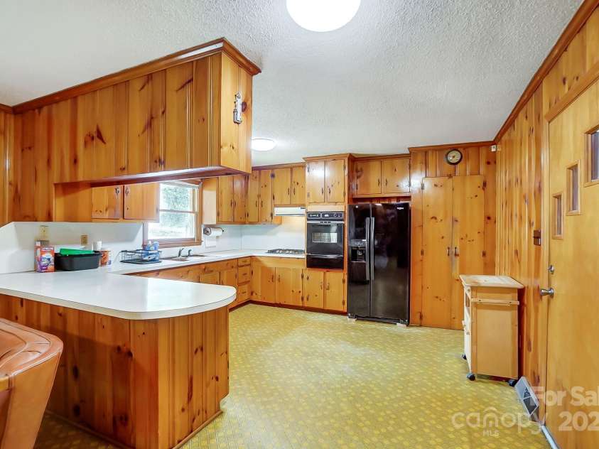 222 Weldon Circle, Mount Holly, NC 28120.  MLS# CAR4225171, YatesRealty ID 6597. 