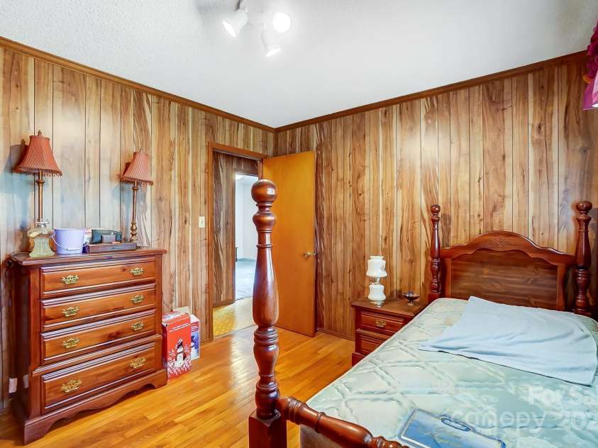 222 Weldon Circle, Mount Holly, NC 28120.  MLS# CAR4225171, YatesRealty ID 6597. 