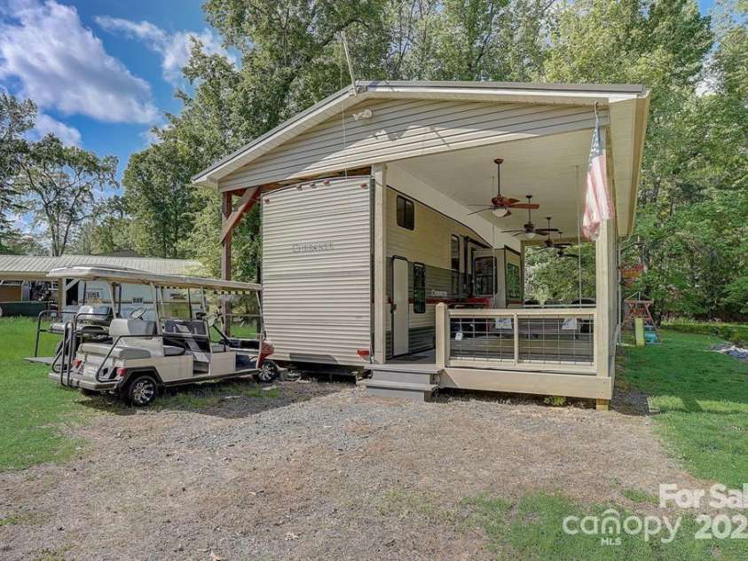 109 Pembrooke Trail, Mount Gilead, NC 27306.  MLS# CAR4227892, YatesRealty ID 6598. 