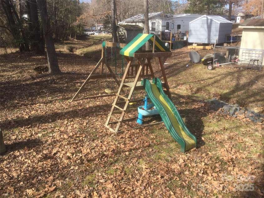 109 Pembrooke Trail, Mount Gilead, NC 27306.  MLS# CAR4227892, YatesRealty ID 6598. 