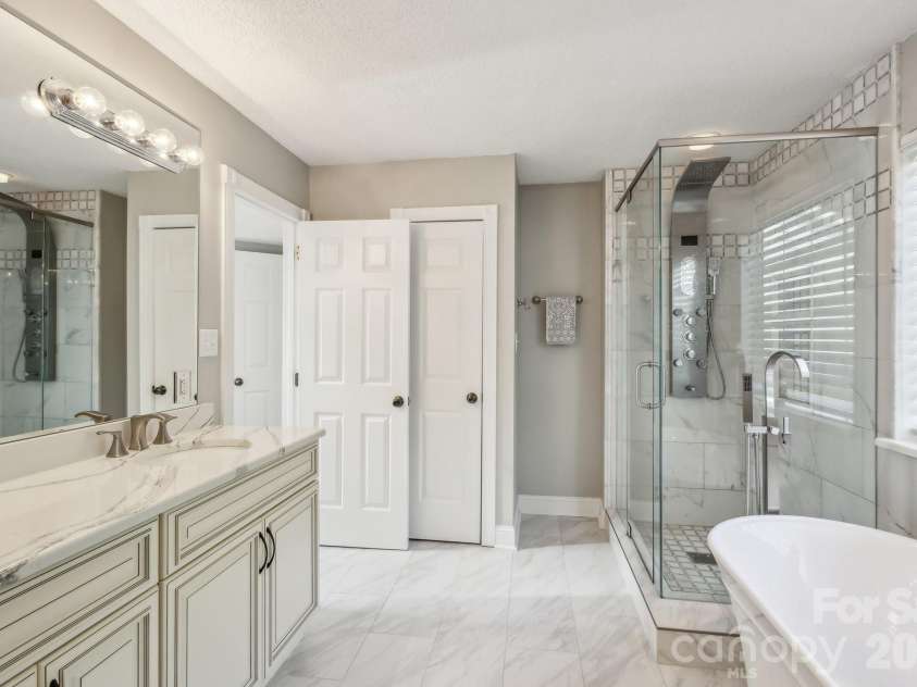 3223 Rheinwood Court, Matthews, NC 28105.  MLS# CAR4356431, YatesRealty ID 6599. 