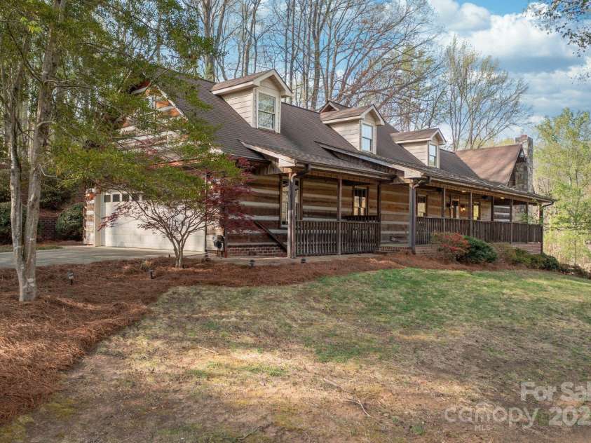 243 Terrie Drive, Winston Salem, NC 27107.  MLS# CAR4296605, YatesRealty ID 66. 