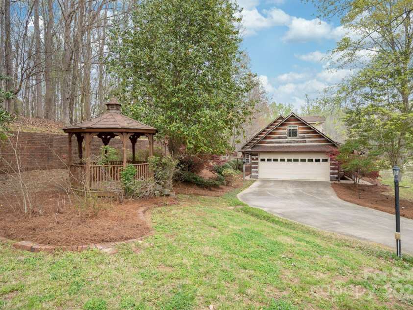 243 Terrie Drive, Winston Salem, NC 27107.  MLS# CAR4296605, YatesRealty ID 66. 