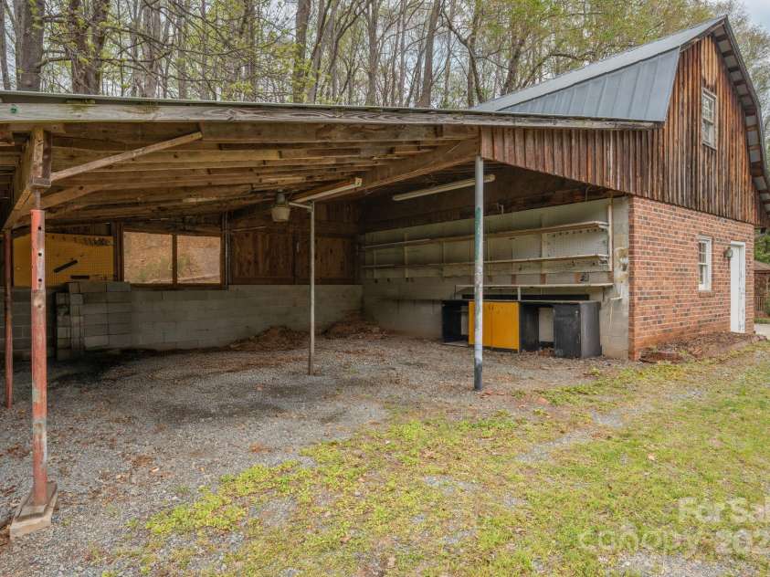 243 Terrie Drive, Winston Salem, NC 27107.  MLS# CAR4296605, YatesRealty ID 66. 