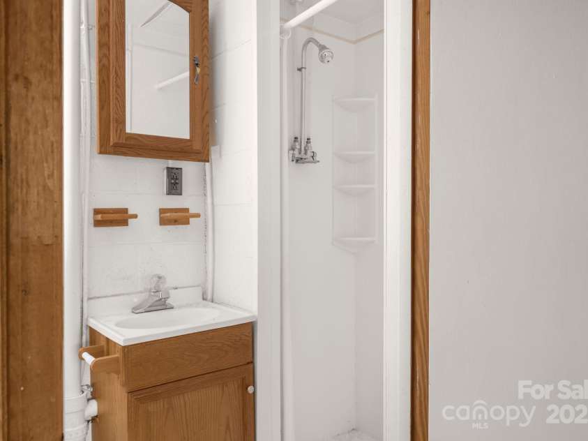 243 Terrie Drive, Winston Salem, NC 27107.  MLS# CAR4296605, YatesRealty ID 66. 