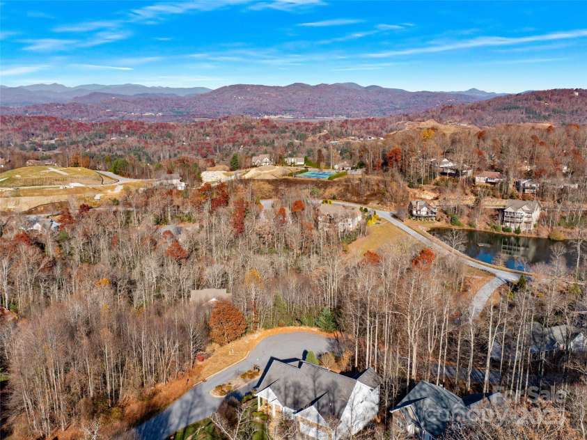 99999 Bay Laurel Lane, Hendersonville, NC 28791.  MLS# CAR4206754, YatesRealty ID 660. 