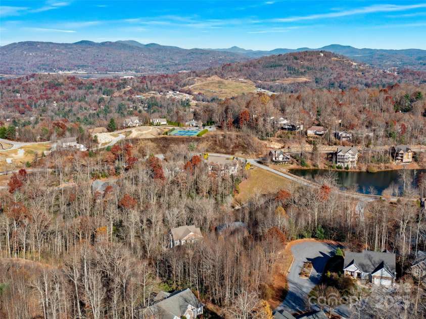 99999 Bay Laurel Lane, Hendersonville, NC 28791.  MLS# CAR4206754, YatesRealty ID 660. 