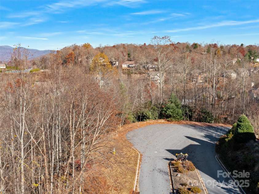 99999 Bay Laurel Lane, Hendersonville, NC 28791.  MLS# CAR4206754, YatesRealty ID 660. 
